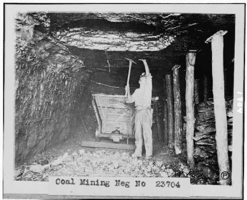 HistoricalFindings Fotó: Bányász Dolgozott a Bányában,szénbányászat,csákánnyal,1909-1932