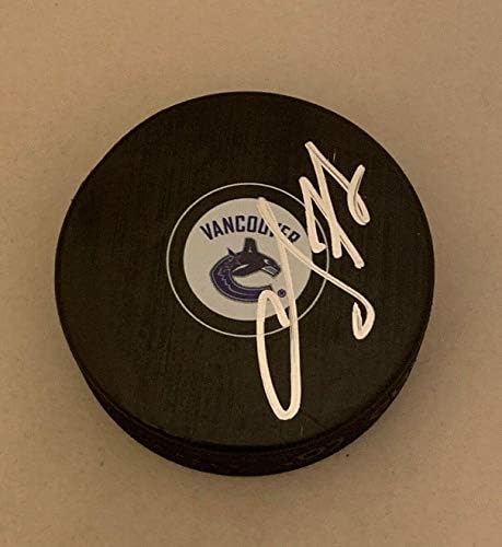 Nyikolaj Goldobin aláírt Vancouver Canucks Korong aláírt - Dedikált NHL Korong